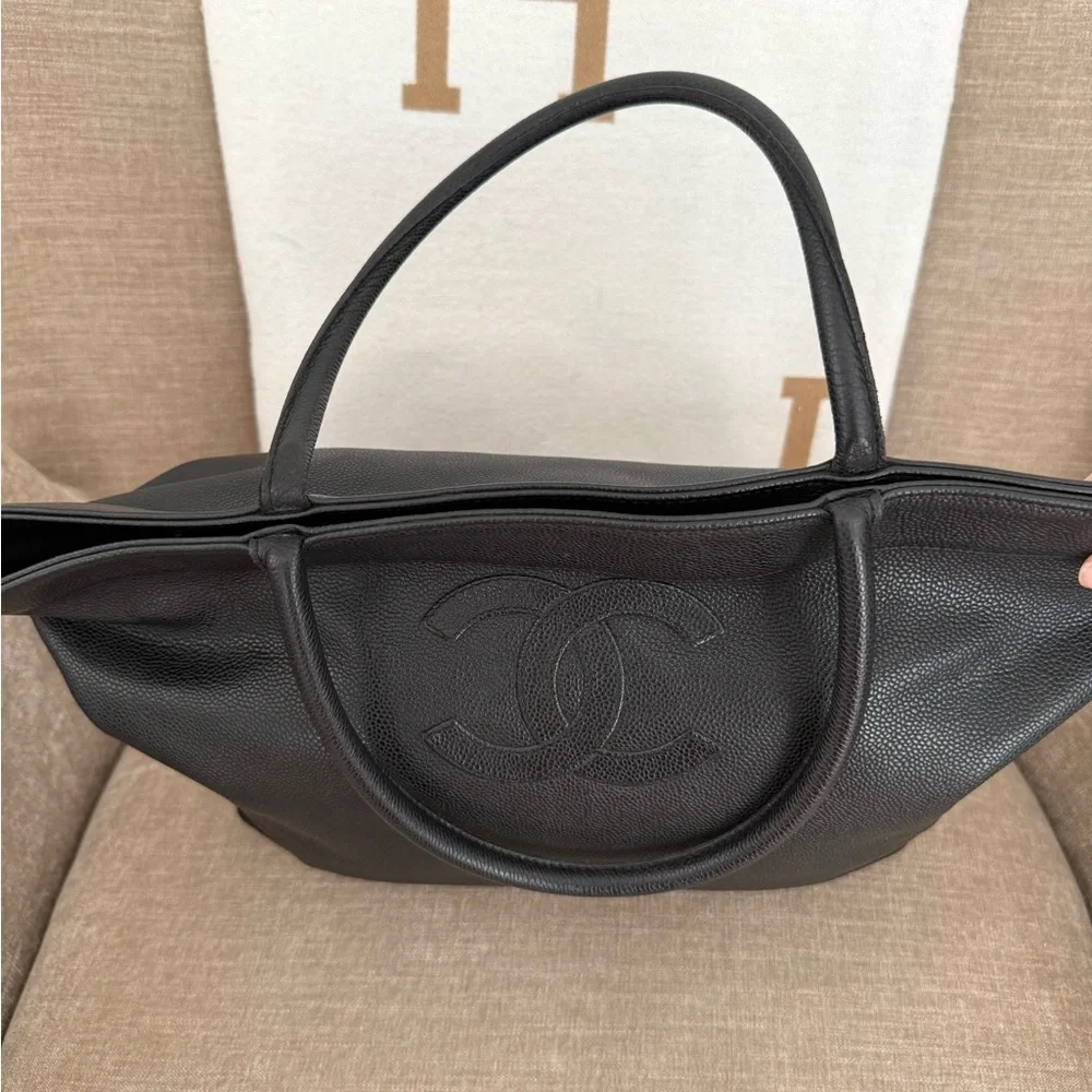 Authentic Chanel Caviar leather CC Timeless Tote Bag black leather medium